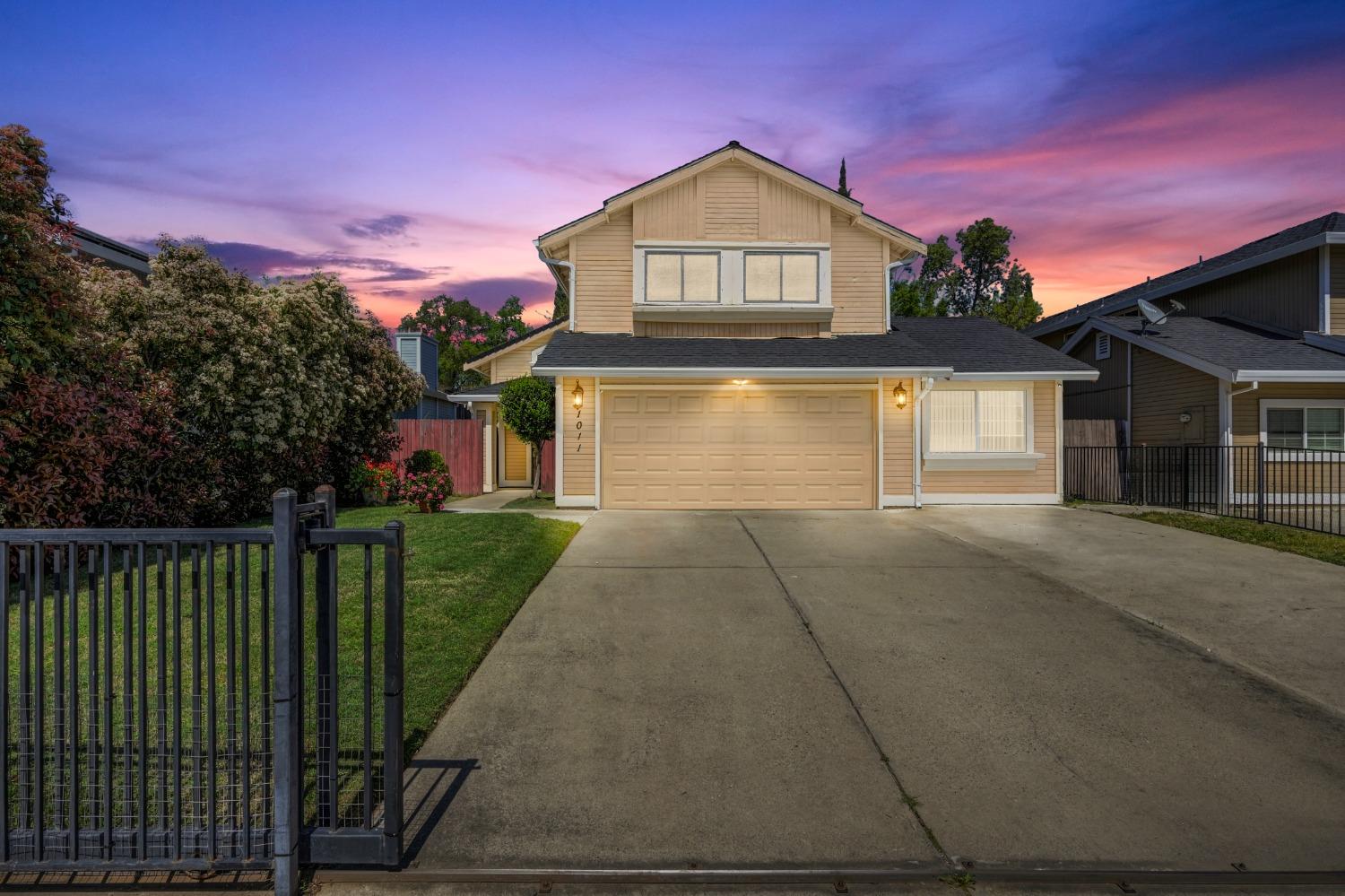 Detail Gallery Image 1 of 1 For 1011 Fallon Woods Way, Rio Linda,  CA 95673 - 3 Beds | 2/1 Baths
