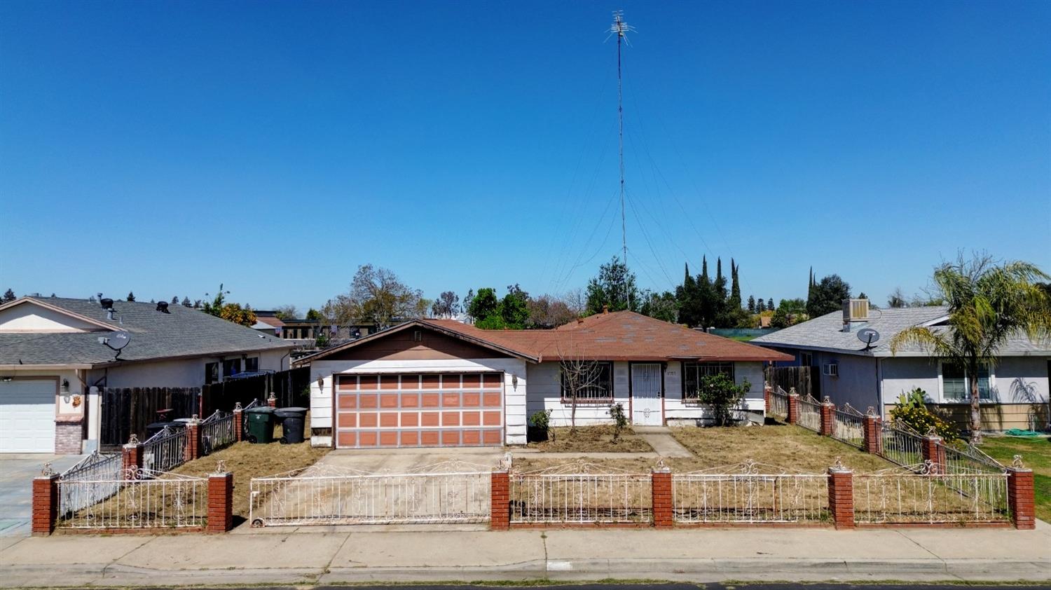 Hickory Avenue, Livingston, California image 2