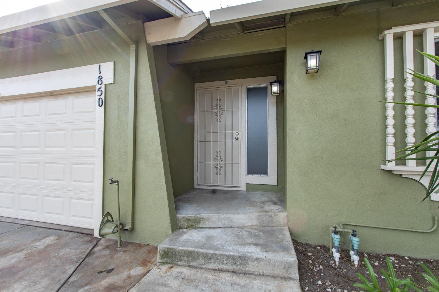 Detail Gallery Image 3 of 41 For 1860 Asbury Ct, Turlock,  CA 95382 - – Beds | – Baths
