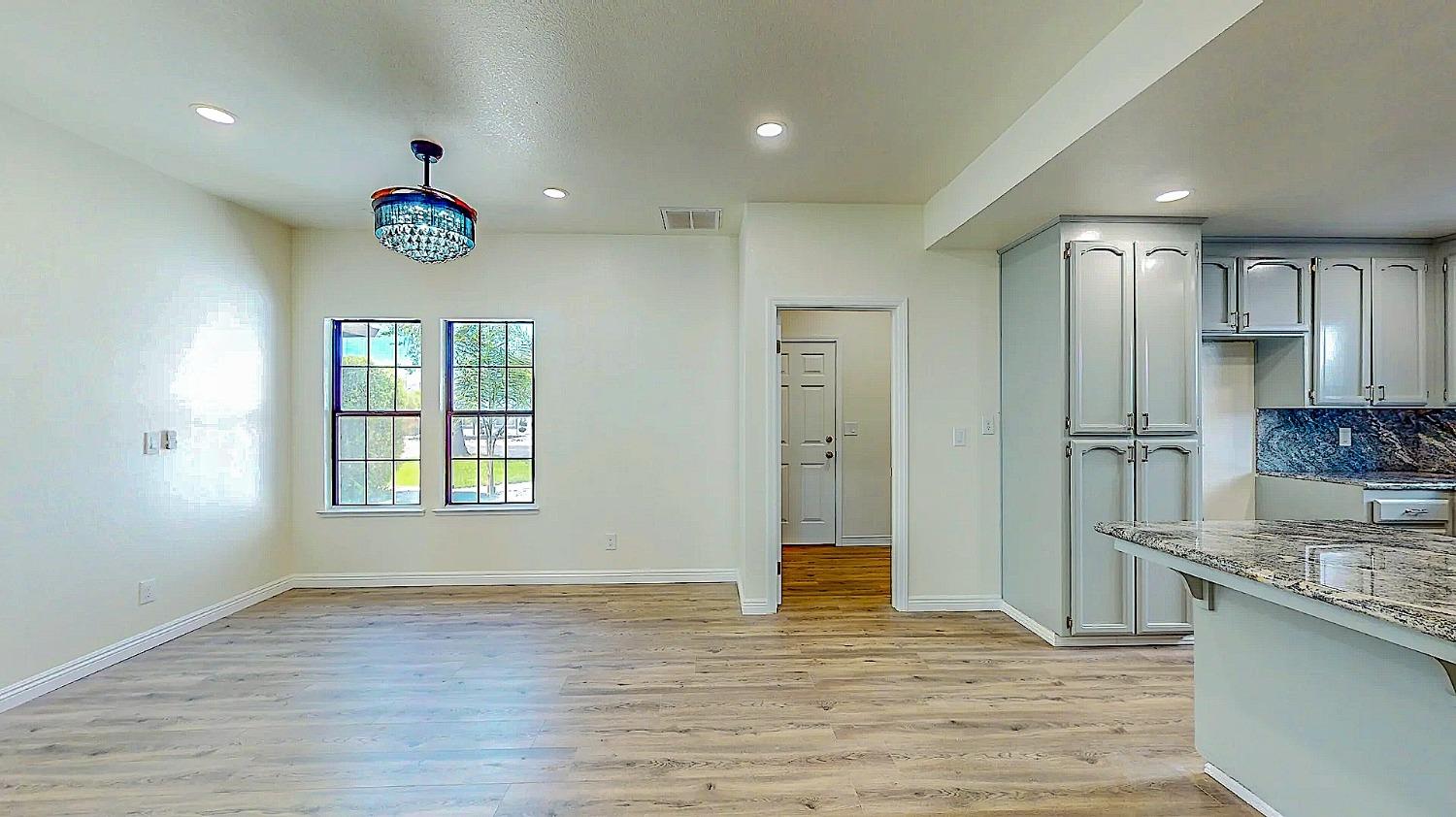 Detail Gallery Image 12 of 50 For 1324 Moffett Rd, Modesto,  CA 95351 - 5 Beds | 3 Baths