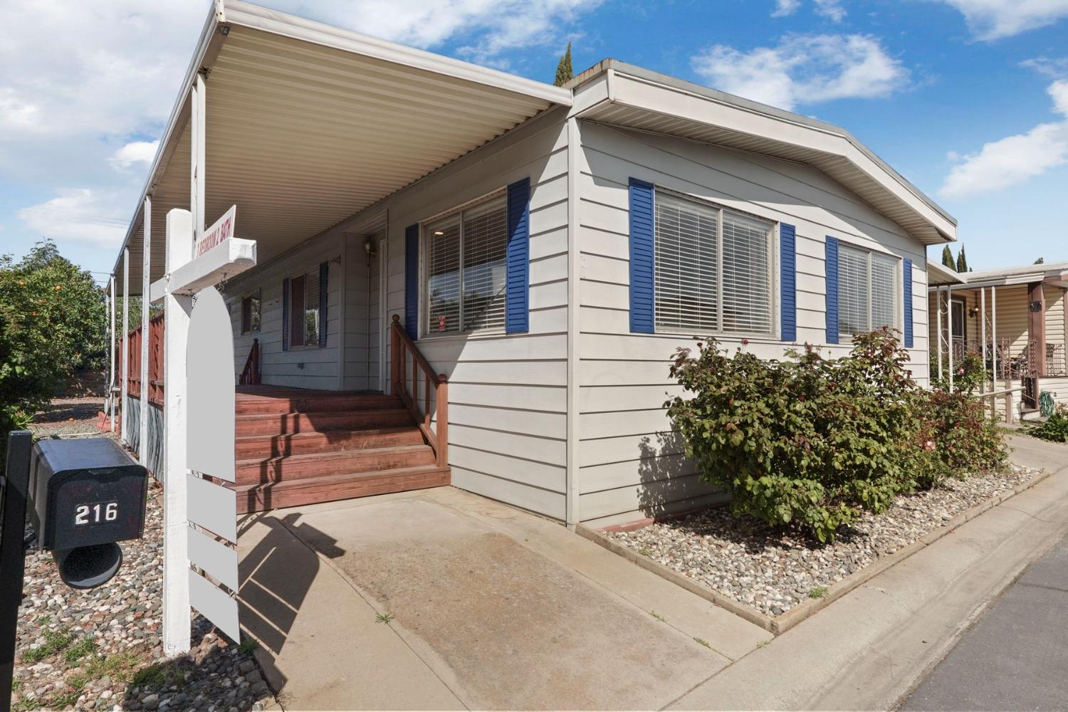 Detail Gallery Image 2 of 44 For 216 San Juan Dr, Lodi,  CA 95240 - 3 Beds | 2 Baths