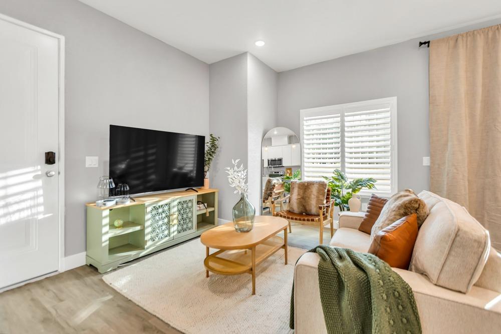 Detail Gallery Image 9 of 74 For 1928 21st St, Sacramento,  CA 95811 - – Beds | – Baths