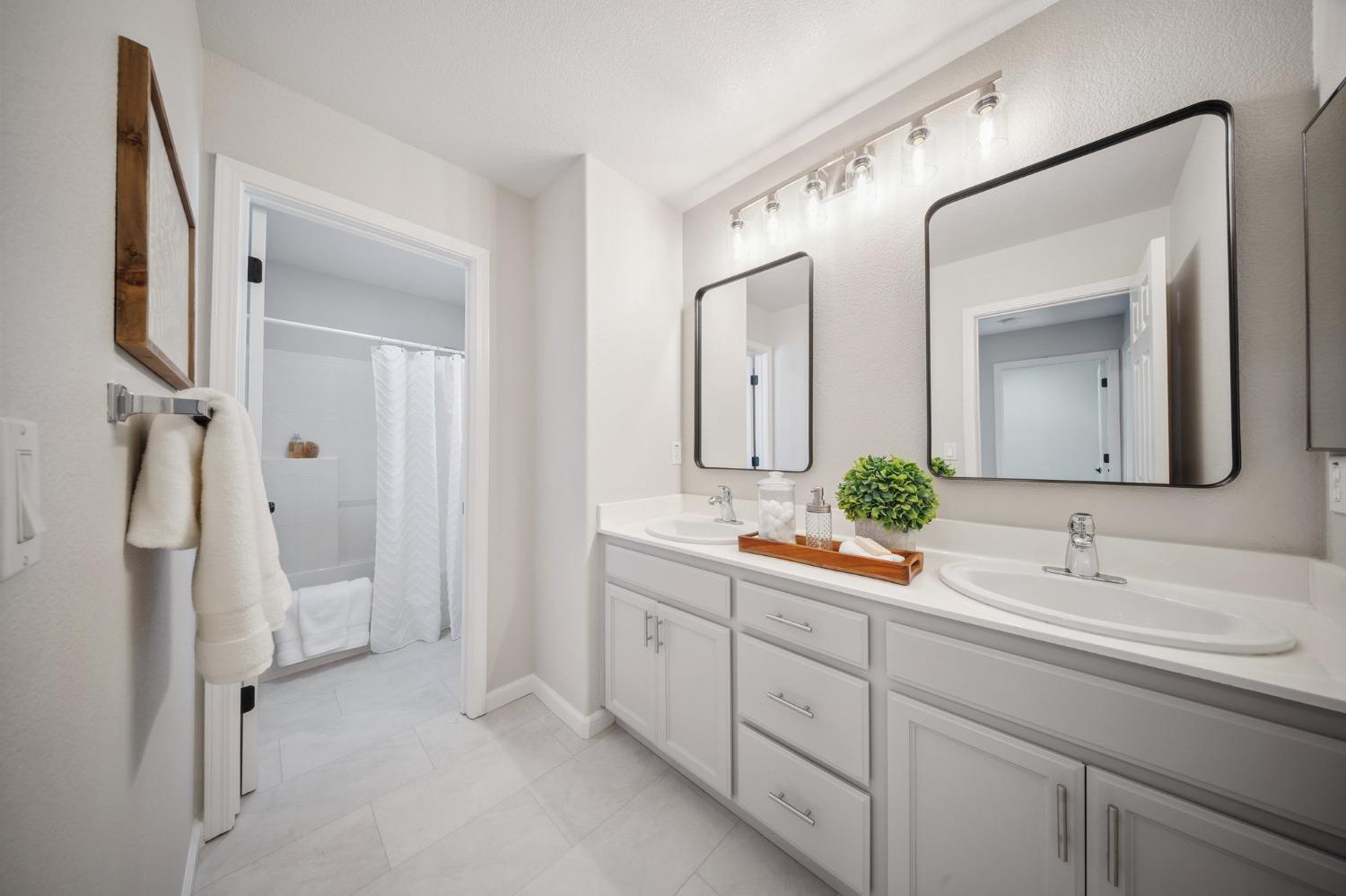 Detail Gallery Image 27 of 43 For 4321 Burr Ct, Tracy,  CA 95377 - 4 Beds | 2/1 Baths