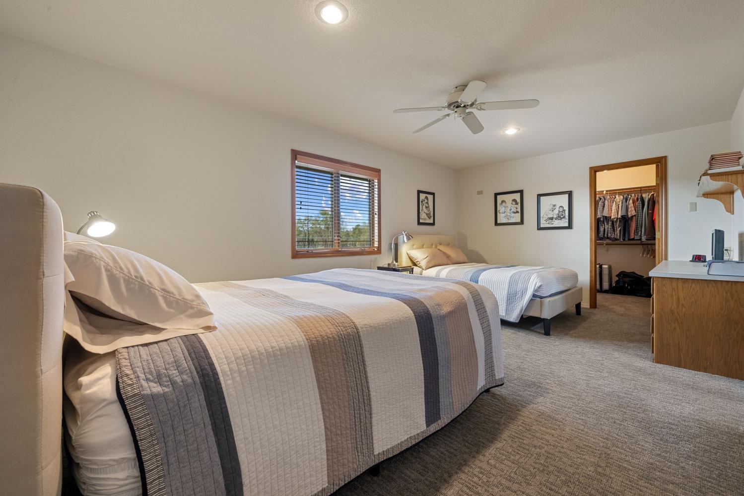 Detail Gallery Image 38 of 61 For 19909 E Comstock Road, Linden,  CA 95236 - 3 Beds | 3 Baths