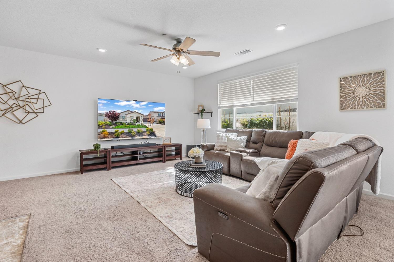Detail Gallery Image 11 of 38 For 15316 Barbara Terry Blvd, Lathrop,  CA 95330 - 4 Beds | 2 Baths