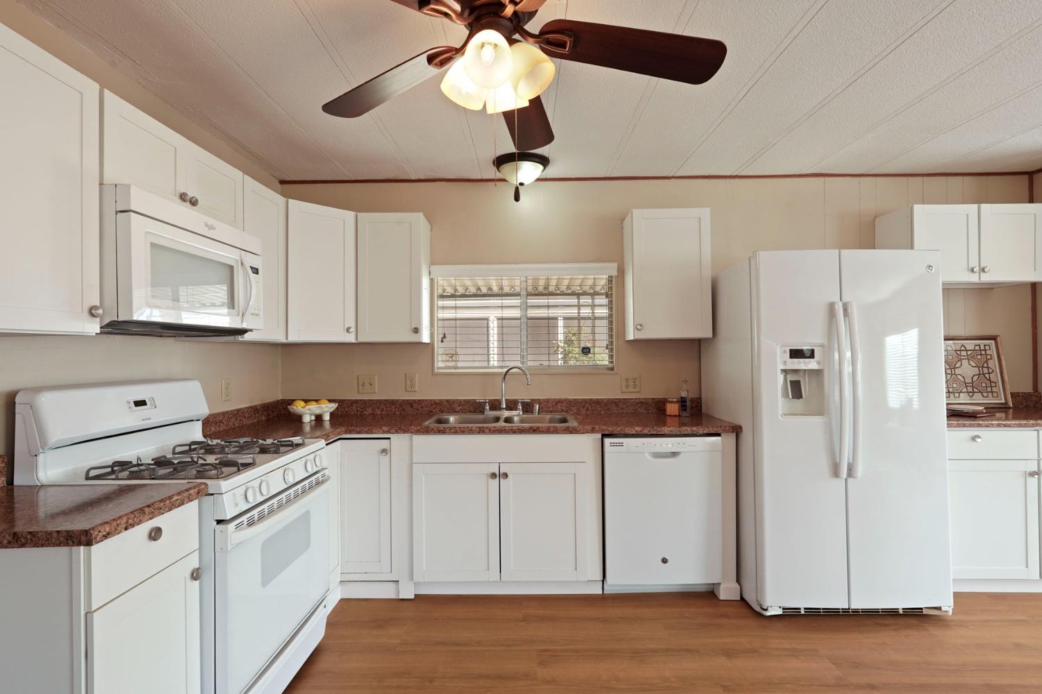 Detail Gallery Image 13 of 44 For 216 San Juan Dr, Lodi,  CA 95240 - 3 Beds | 2 Baths