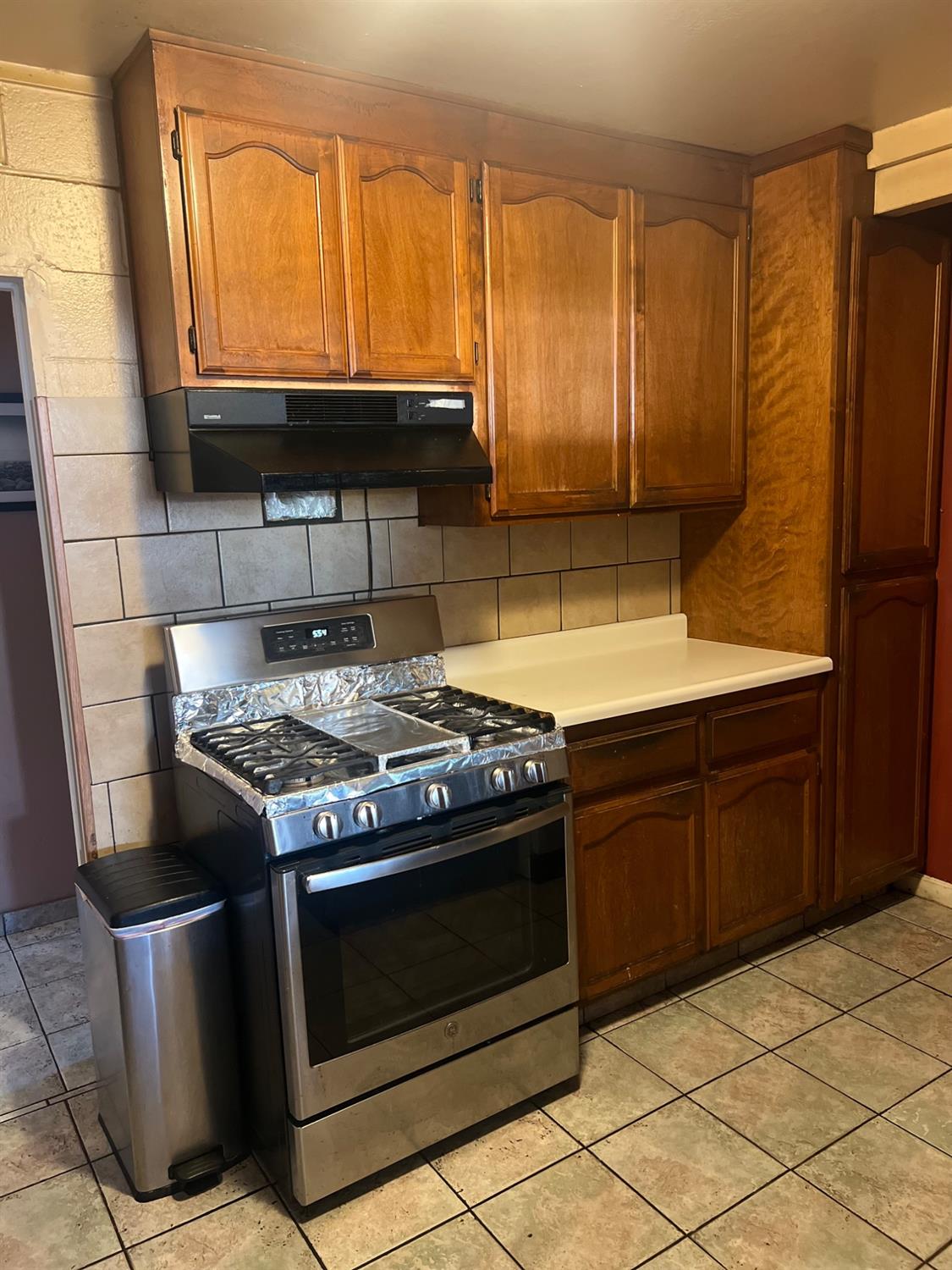Detail Gallery Image 3 of 7 For 298 W Duane Ave, Sunnyvale,  CA 94085 - 3 Beds | 1 Baths