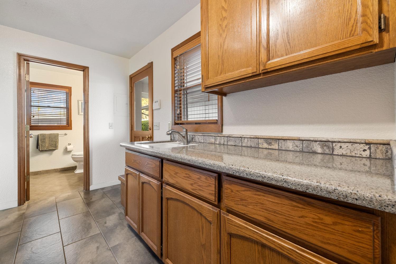 Detail Gallery Image 22 of 61 For 19909 E Comstock Road, Linden,  CA 95236 - 3 Beds | 3 Baths