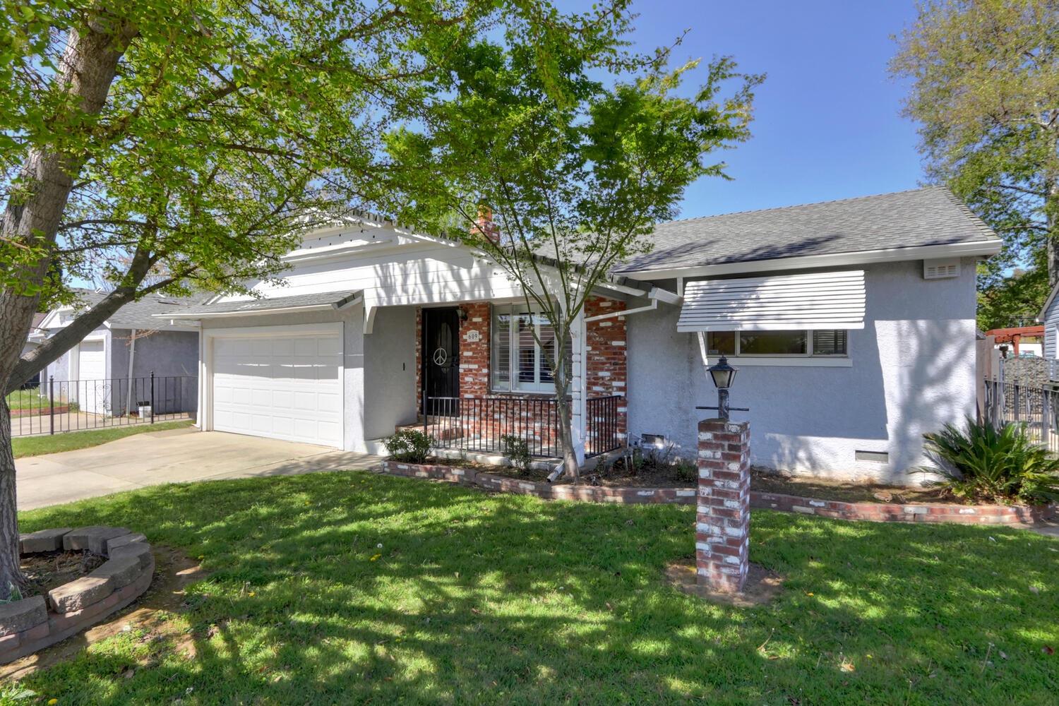 Detail Gallery Image 1 of 1 For 609 Wilson Ave, Sacramento,  CA 95833 - 2 Beds | 1 Baths