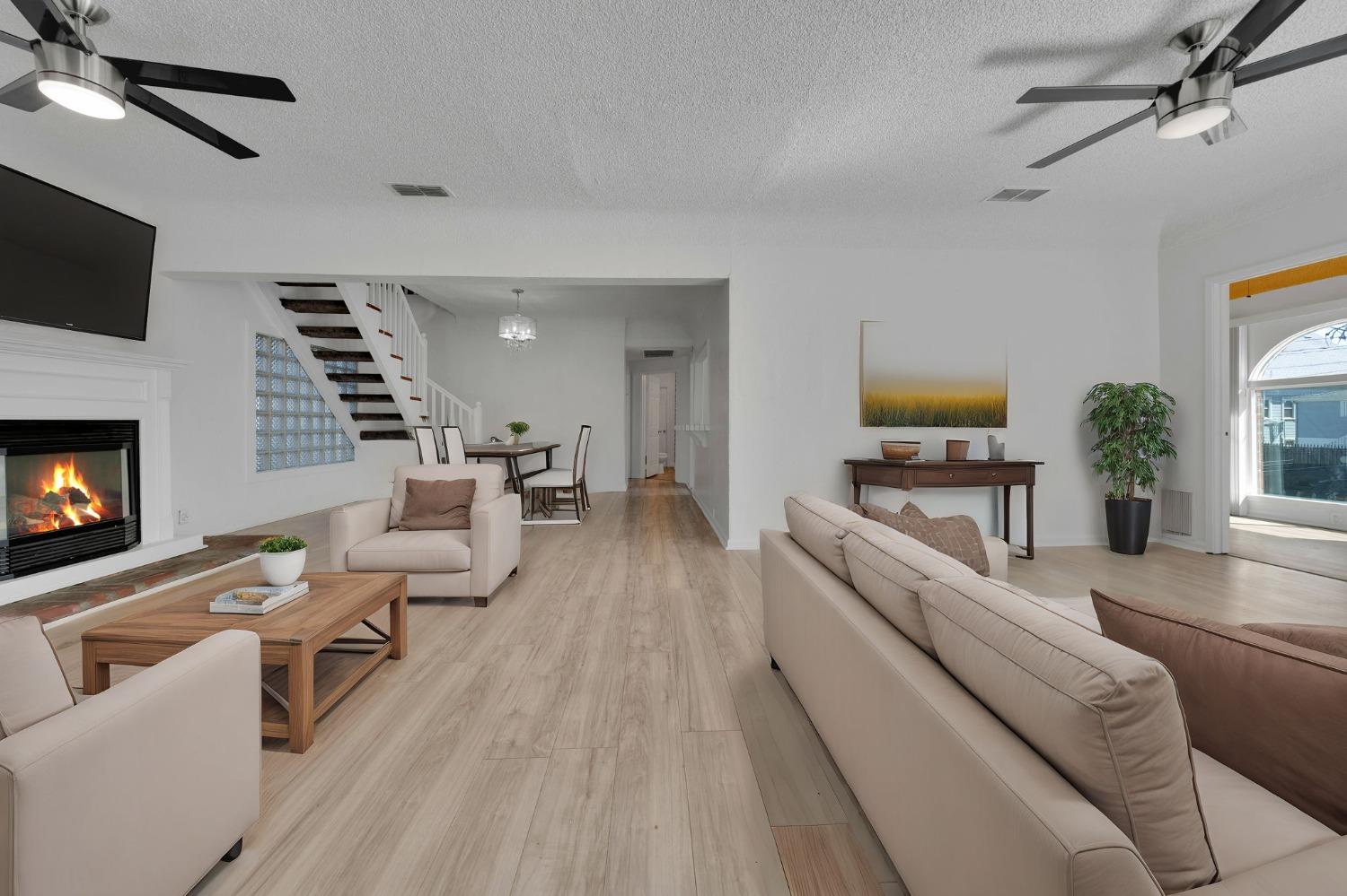 Detail Gallery Image 13 of 84 For 915 30th, Sacramento,  CA 95816 - 5 Beds | 2 Baths