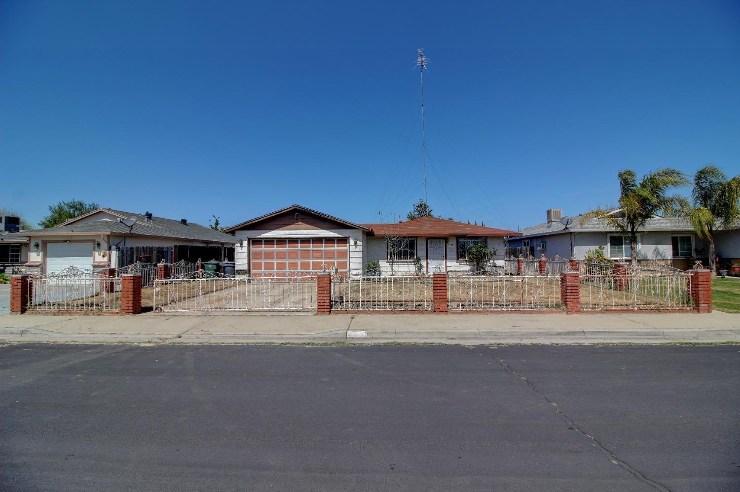 Hickory Avenue, Livingston, California image 3