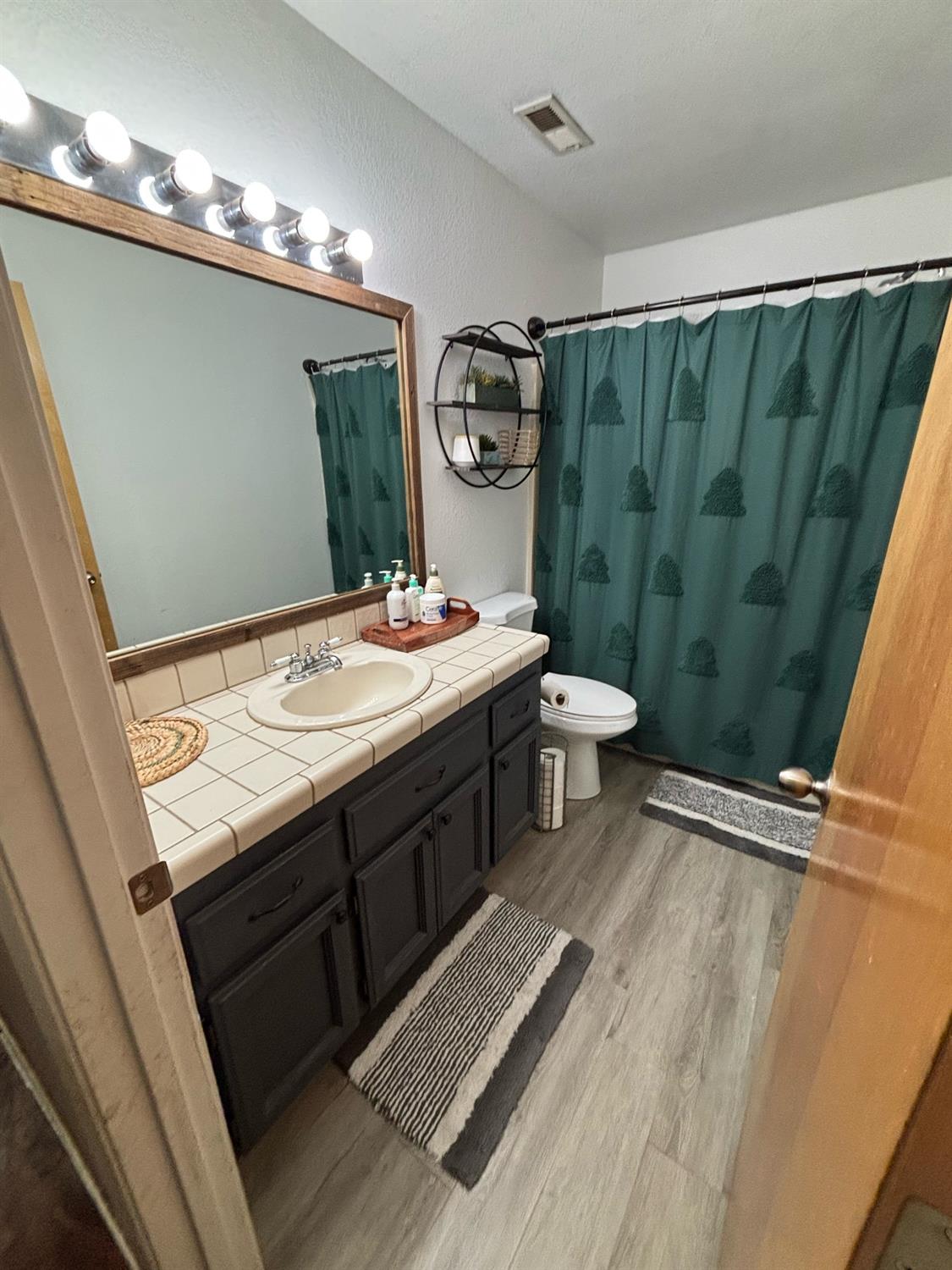 Detail Gallery Image 10 of 23 For 5505 Crossbill Ln, El Dorado,  CA 95623 - 3 Beds | 2 Baths