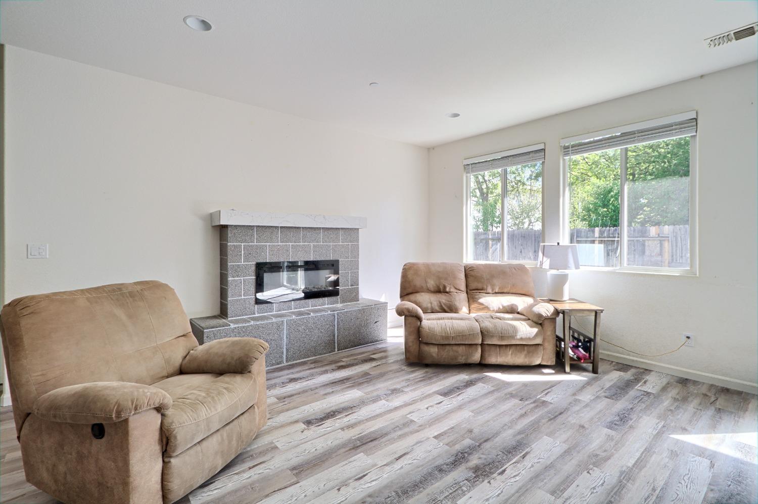 Detail Gallery Image 8 of 45 For 25775 Grafton, Esparto,  CA 95627 - 5 Beds | 3 Baths