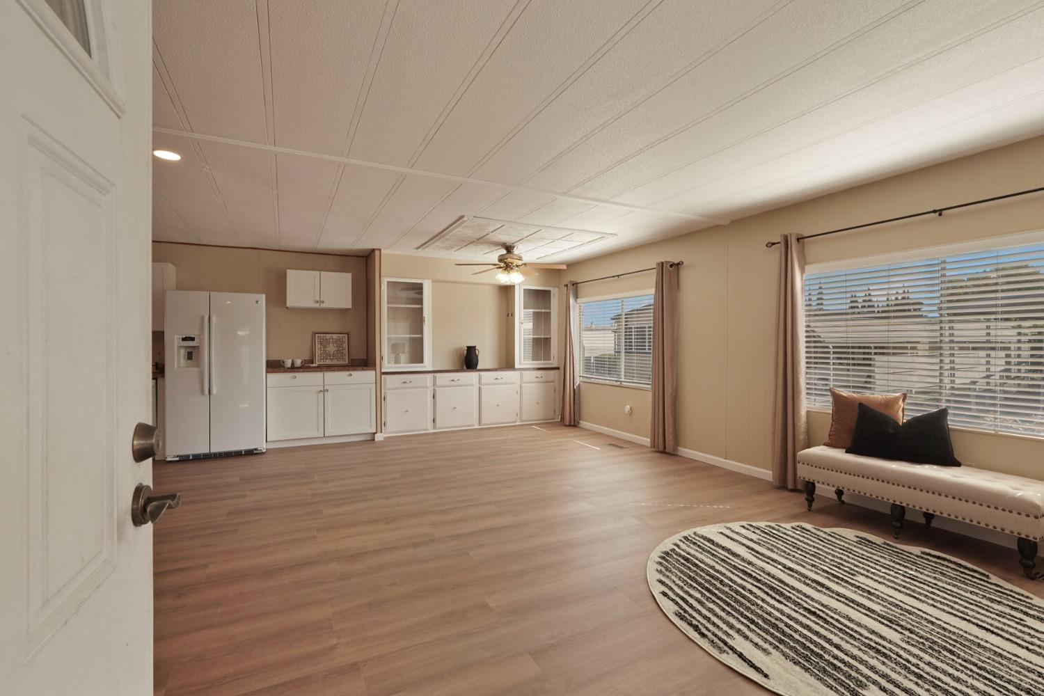 Detail Gallery Image 8 of 44 For 216 San Juan Dr, Lodi,  CA 95240 - 3 Beds | 2 Baths