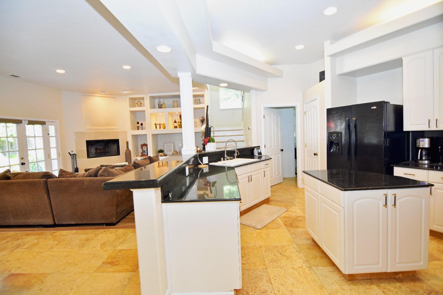 Detail Gallery Image 16 of 62 For 1945 Foxtail Ct, Turlock,  CA 95382 - 4 Beds | 3/1 Baths