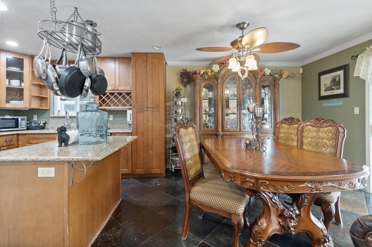 Detail Gallery Image 13 of 27 For 428 N Santa Monica St, Los Banos,  CA 93635 - 3 Beds | 2 Baths