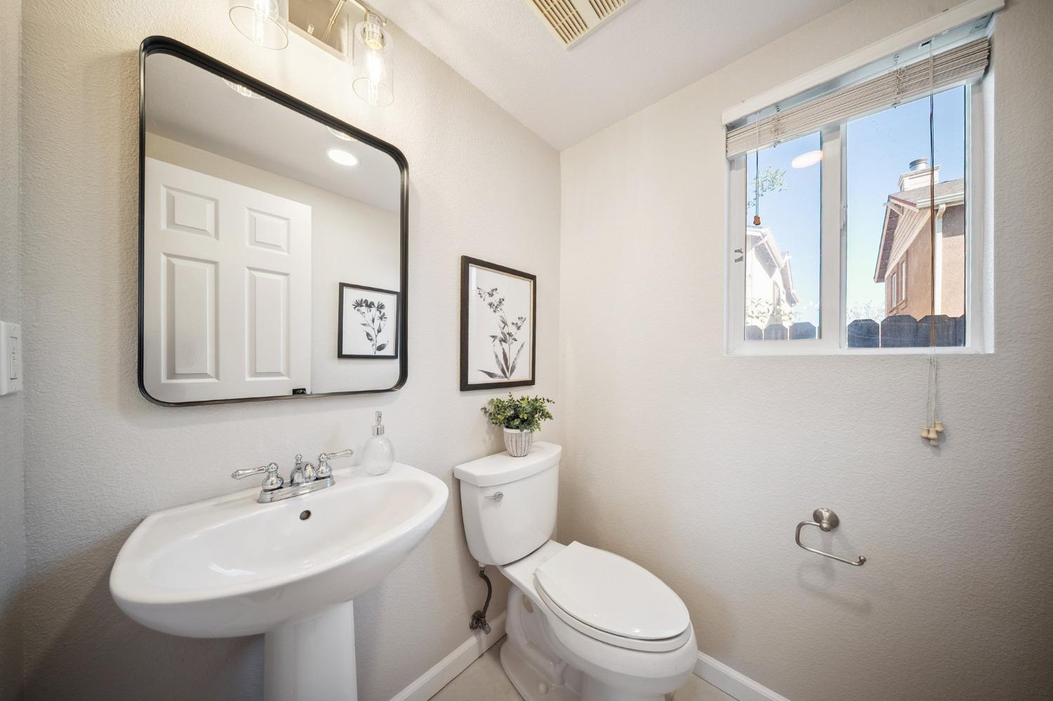 Detail Gallery Image 19 of 43 For 4321 Burr Ct, Tracy,  CA 95377 - 4 Beds | 2/1 Baths
