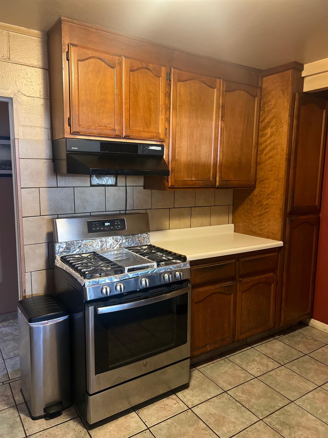 Detail Gallery Image 4 of 7 For 298 W Duane Ave, Sunnyvale,  CA 94085 - 3 Beds | 1 Baths
