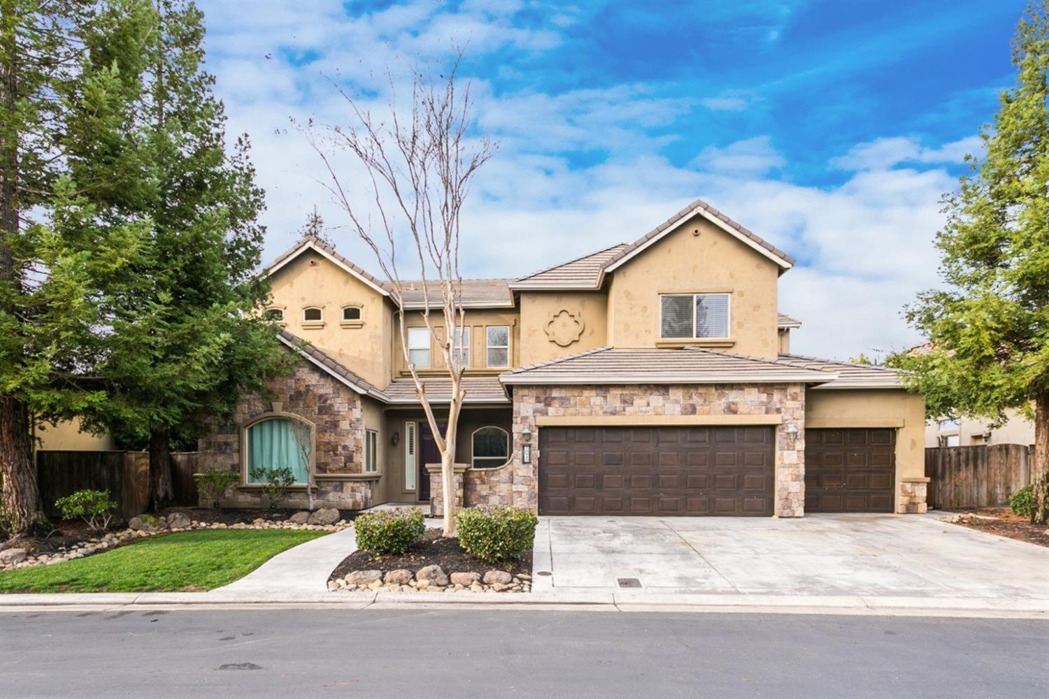 Detail Gallery Image 4 of 98 For 10940 St. Moritz Cir, Stockton,  CA 95209 - 6 Beds | 5 Baths