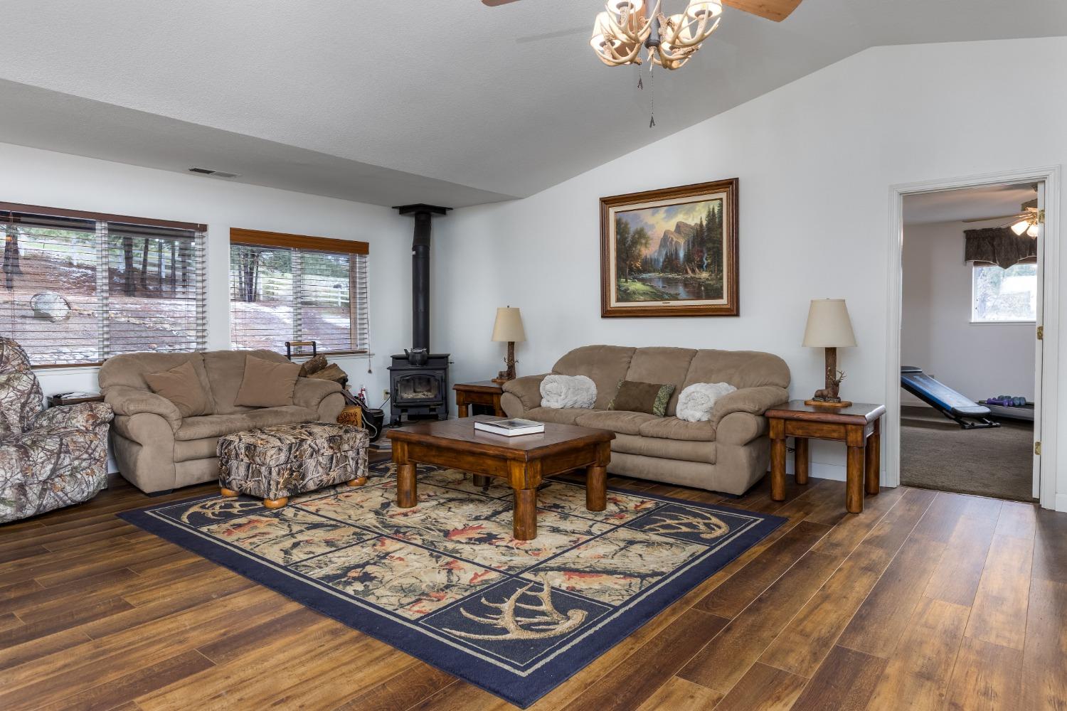 Stephanie Court, Somerset, California image 5
