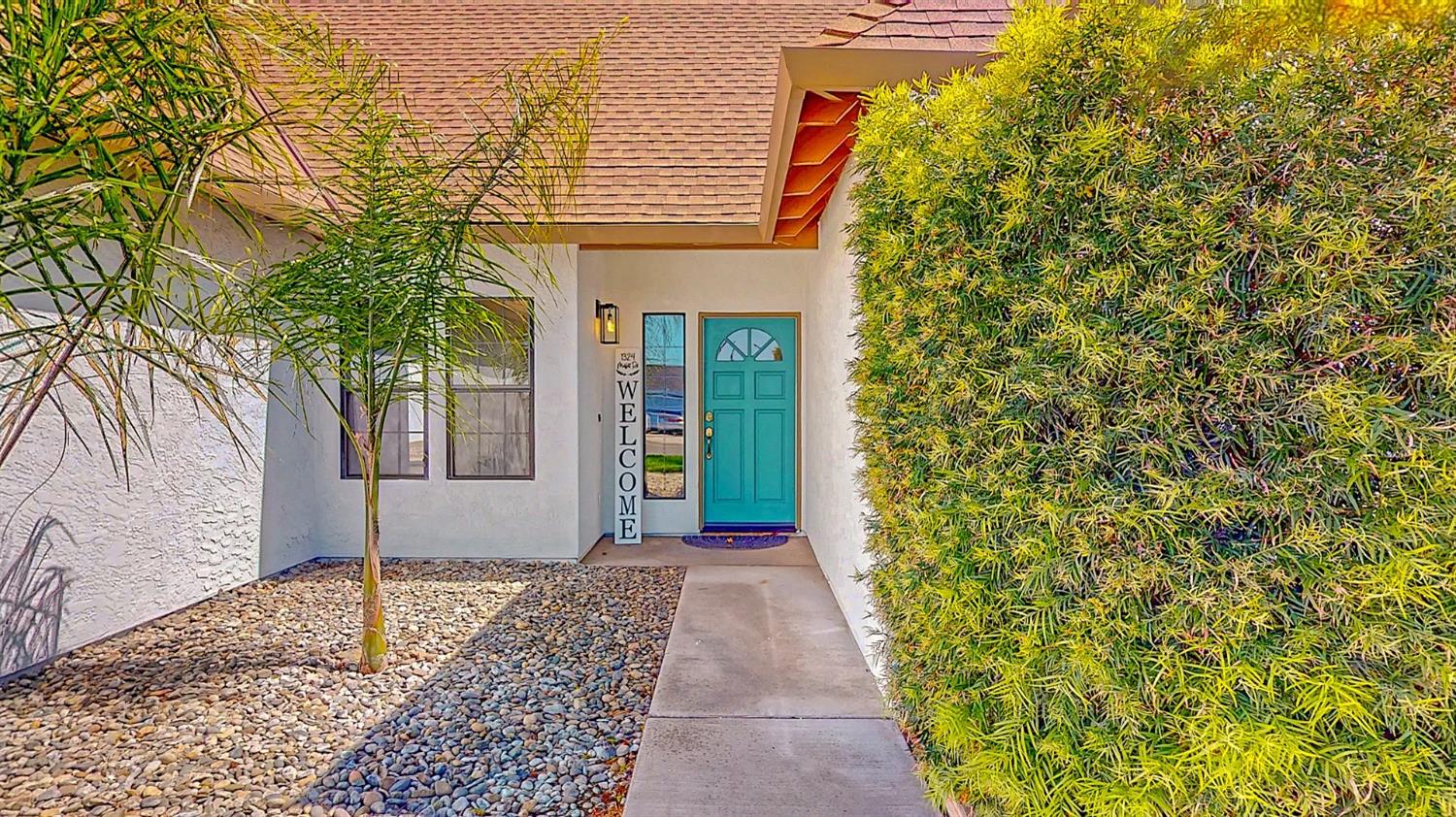 Detail Gallery Image 4 of 50 For 1324 Moffett Rd, Modesto,  CA 95351 - 5 Beds | 3 Baths