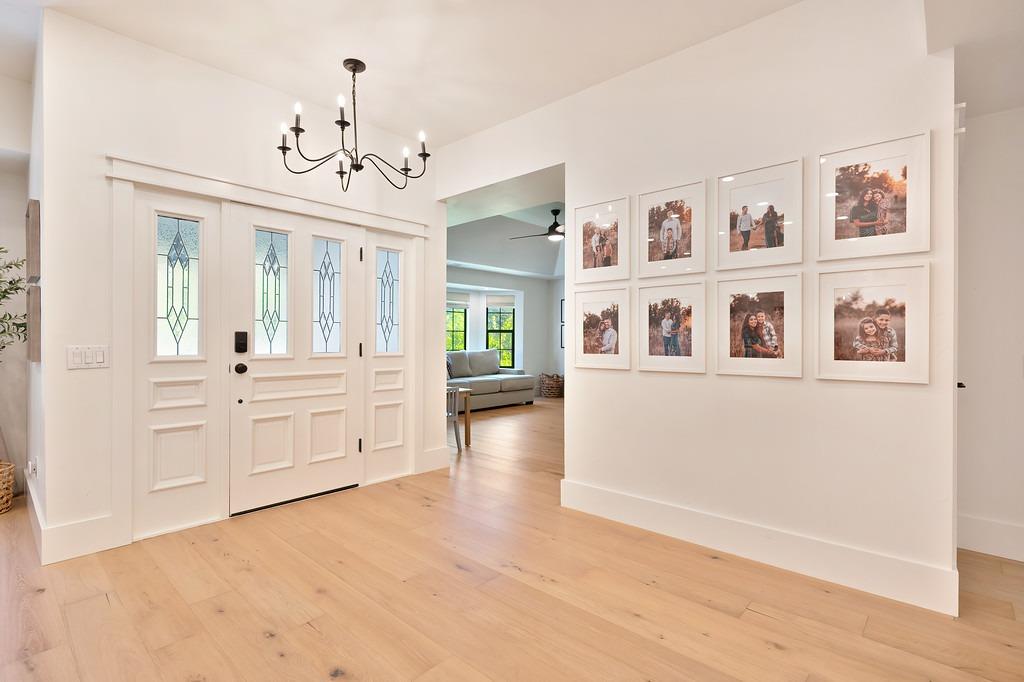 Detail Gallery Image 9 of 61 For 6616 via De Robles Dr, Rancho Murieta,  CA 95683 - 4 Beds | 3 Baths