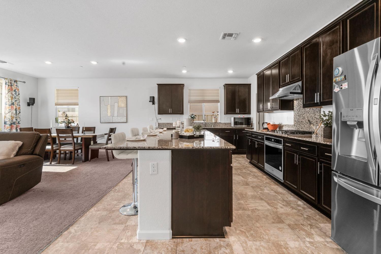Detail Gallery Image 12 of 38 For 15316 Barbara Terry Blvd, Lathrop,  CA 95330 - 4 Beds | 2 Baths