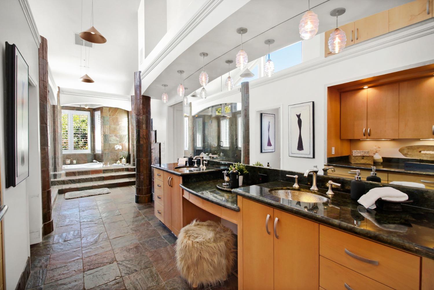 Detail Gallery Image 28 of 61 For 3950 American River Dr, Sacramento,  CA 95864 - 5 Beds | 3 Baths