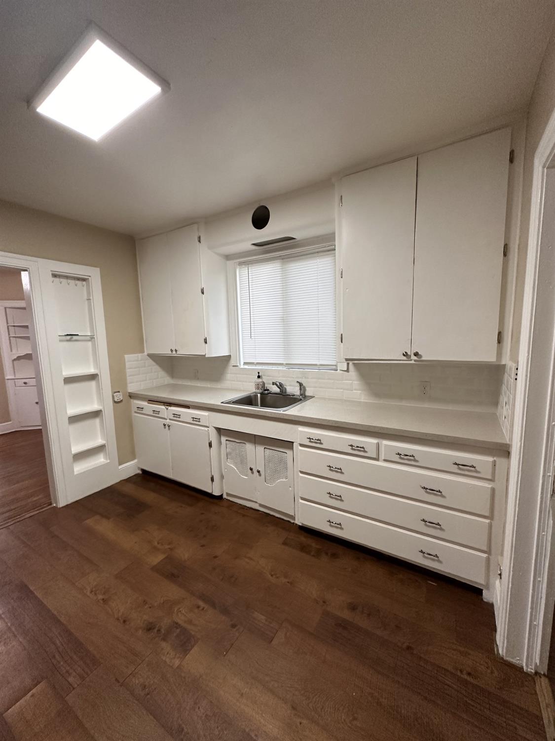 Detail Gallery Image 5 of 10 For 1743 S American St, Stockton,  CA 95206 - 2 Beds | 1 Baths