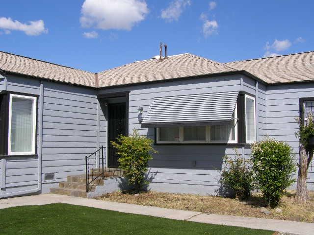 Detail Gallery Image 3 of 16 For 1912 S Sutter St, Stockton,  CA 95206 - 2 Beds | 1 Baths