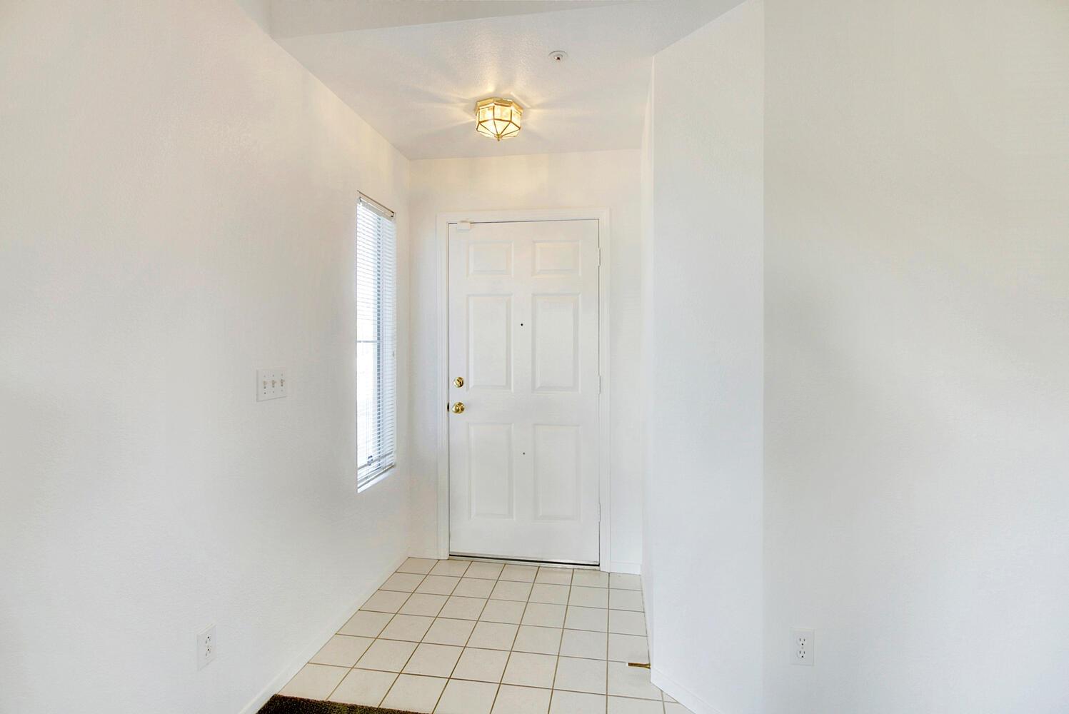 Detail Gallery Image 3 of 40 For 980 Huston Cir, Woodland,  CA 95776 - 3 Beds | 2 Baths