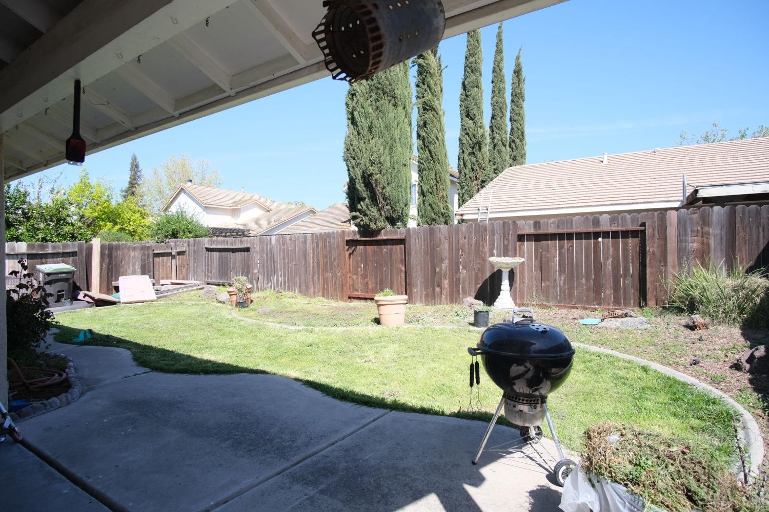 Detail Gallery Image 6 of 19 For 2284 Dry Creek Way, Stockton,  CA 95206 - 3 Beds | 2 Baths