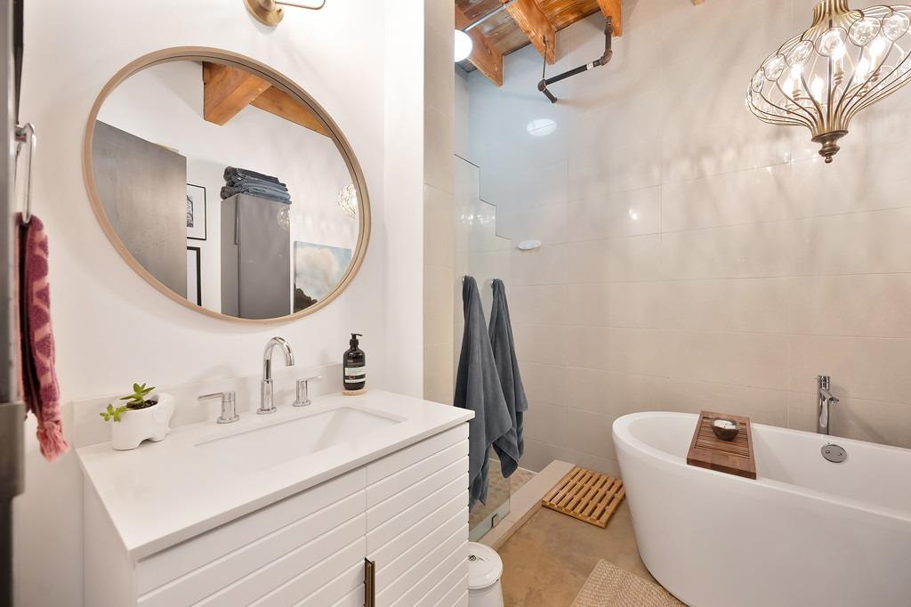 Detail Gallery Image 8 of 34 For 1725 14th St #208,  Sacramento,  CA 95811 - 1 Beds | 1 Baths