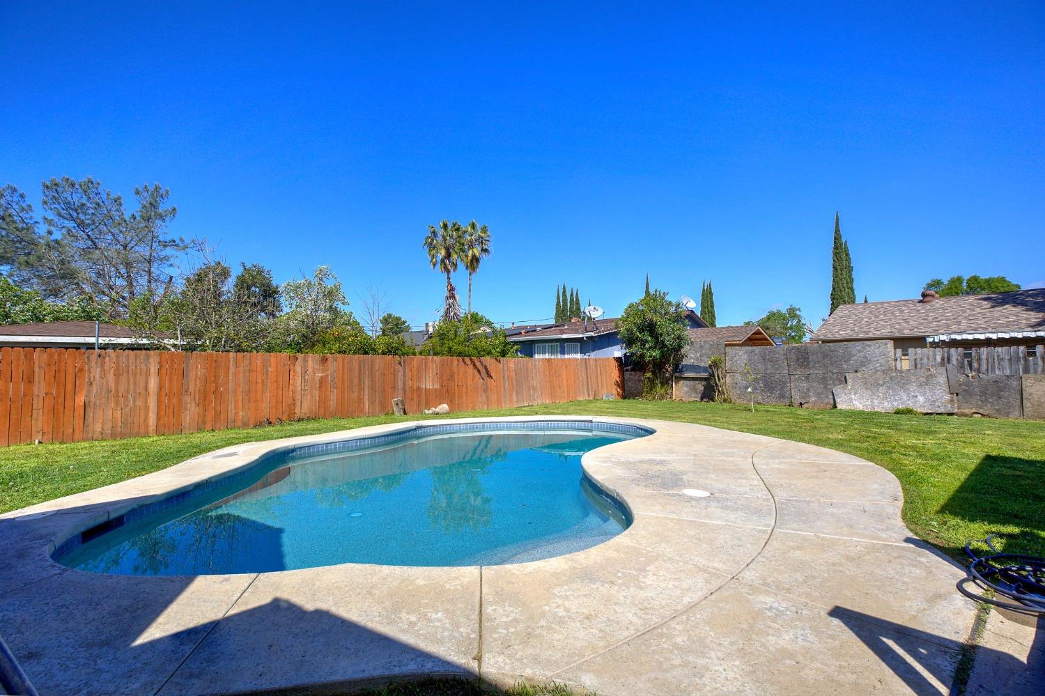 Detail Gallery Image 19 of 22 For 2515 Colfax St, Sacramento,  CA 95815 - 2 Beds | 1 Baths