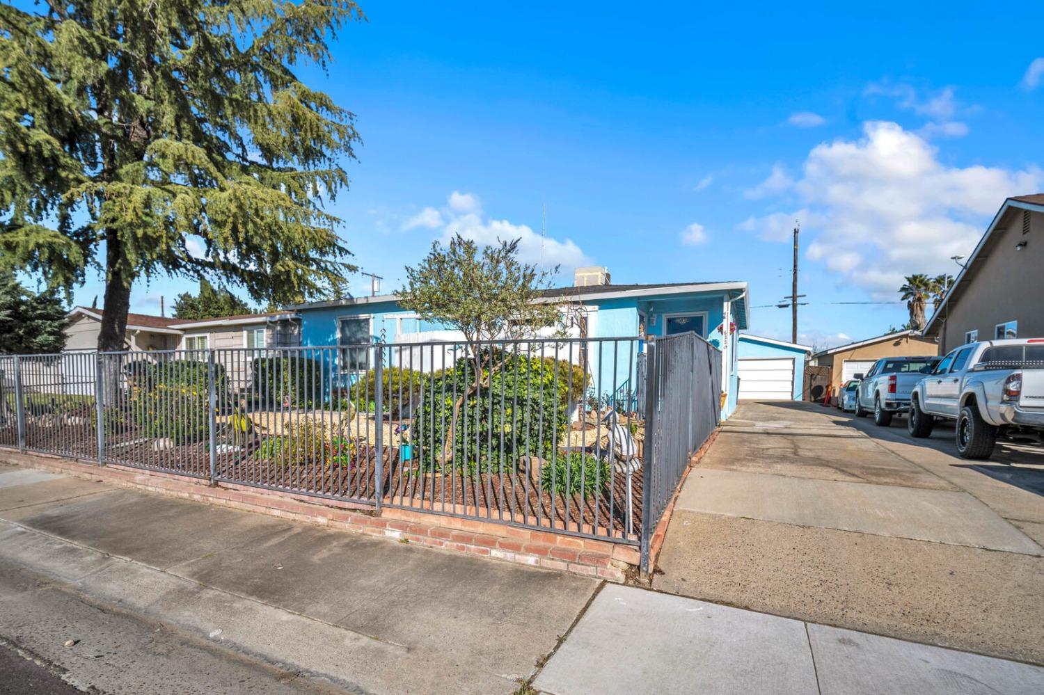 Detail Gallery Image 5 of 46 For 6220 Watt Ave, North Highlands,  CA 95660 - 3 Beds | 1/1 Baths