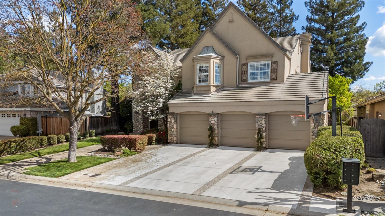 Detail Gallery Image 3 of 84 For 4583 Pine Valley Cir, Stockton,  CA 95219 - 5 Beds | 4 Baths