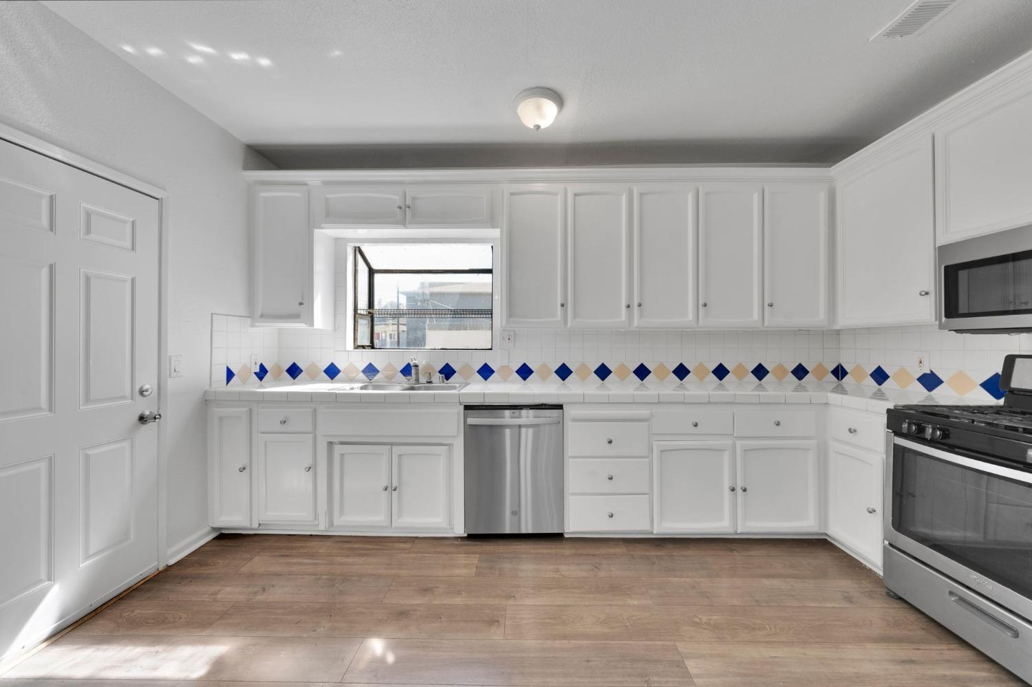 Detail Gallery Image 33 of 84 For 915 30th, Sacramento,  CA 95816 - 5 Beds | 2 Baths