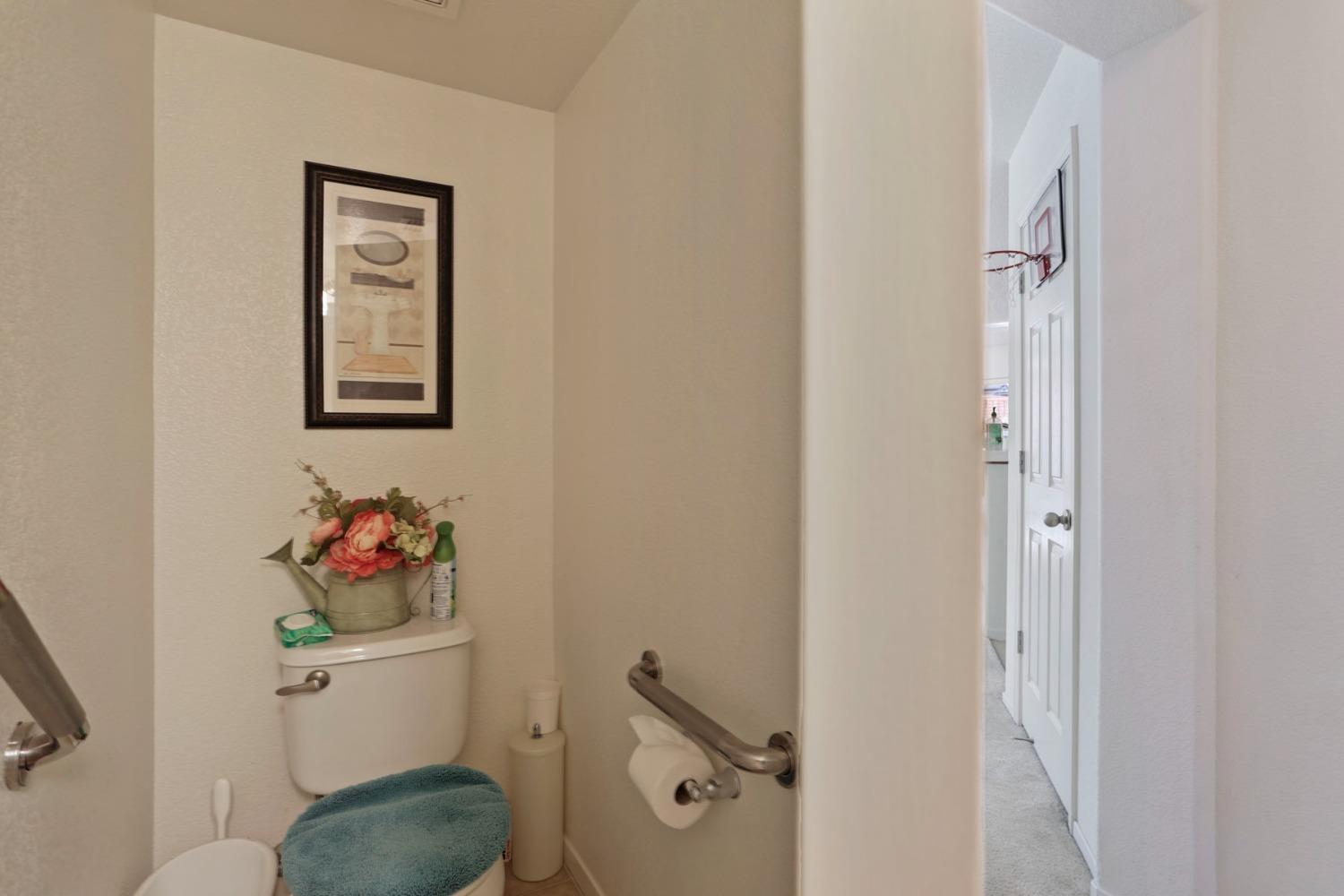 Detail Gallery Image 13 of 42 For 362 Craftsman Dr, Lathrop,  CA 95330 - 4 Beds | 2/1 Baths