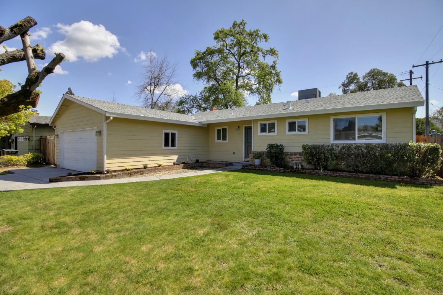 Detail Gallery Image 1 of 1 For 7406 Midiron Dr, Fair Oaks,  CA 95628 - 3 Beds | 2 Baths