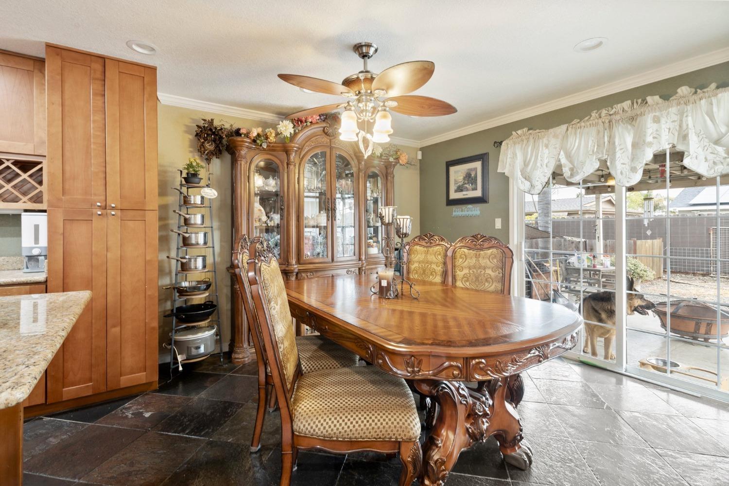 Detail Gallery Image 7 of 27 For 428 N Santa Monica St, Los Banos,  CA 93635 - 3 Beds | 2 Baths