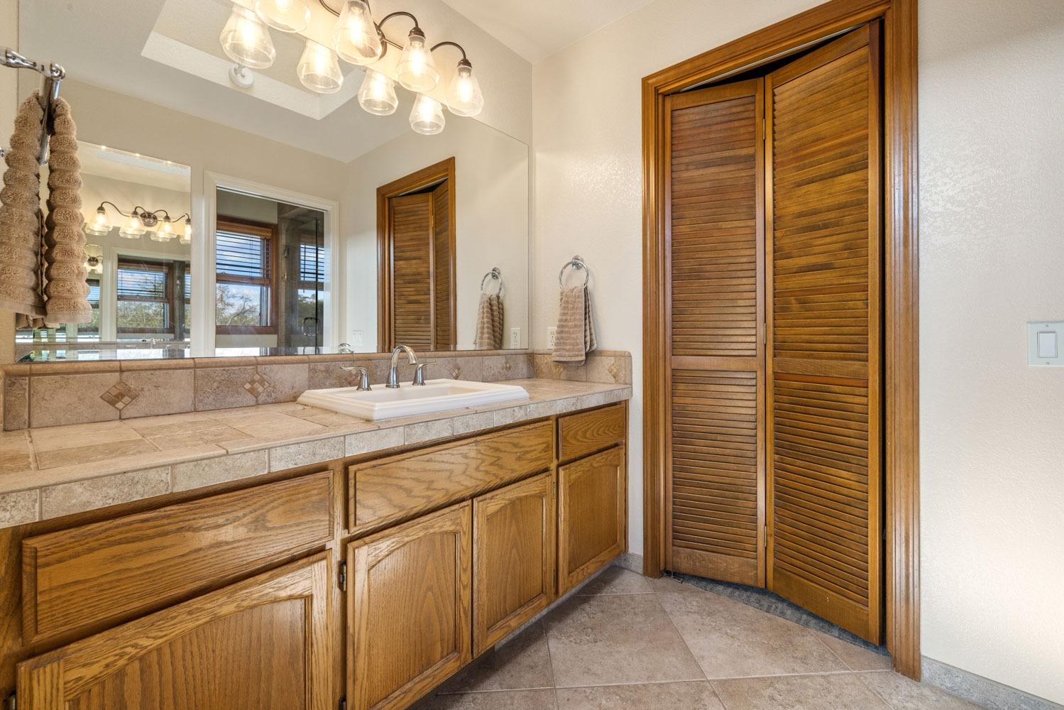 Detail Gallery Image 31 of 61 For 19909 E Comstock Road, Linden,  CA 95236 - 3 Beds | 3 Baths