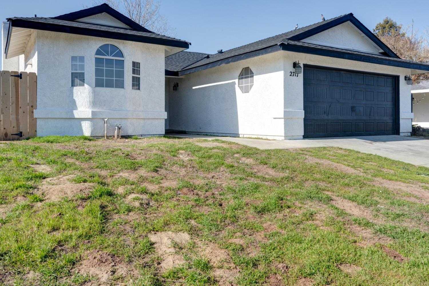 Detail Gallery Image 3 of 40 For 2717 Cowden Ave, Merced,  CA 95348 - 3 Beds | 2 Baths
