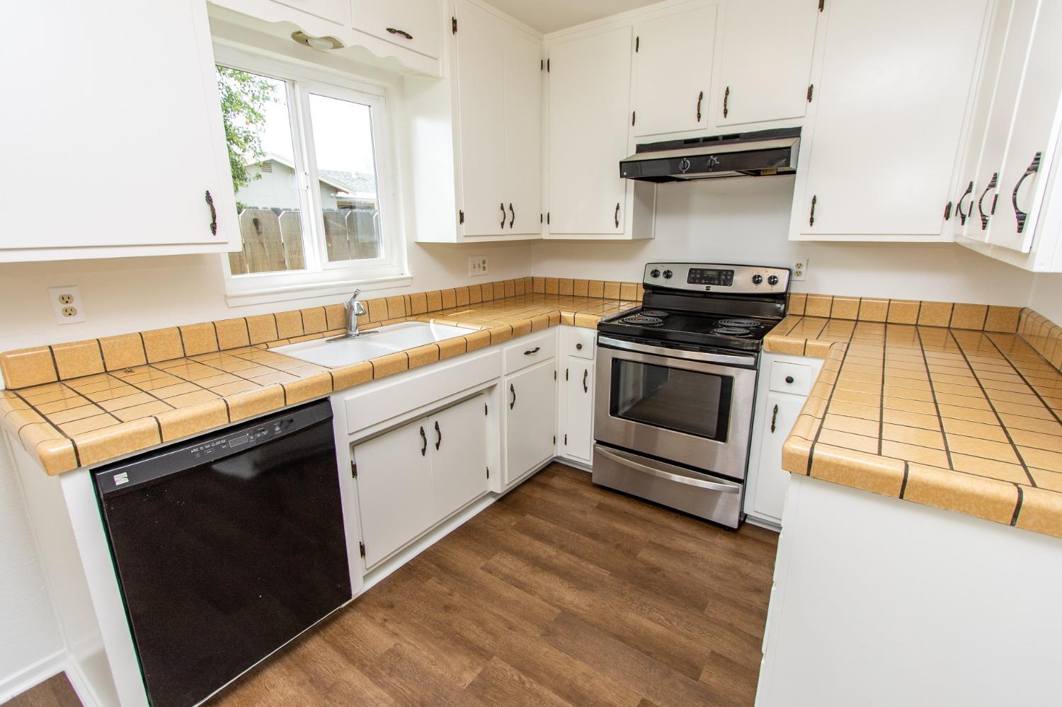 Detail Gallery Image 28 of 41 For 1860 Asbury Ct, Turlock,  CA 95382 - – Beds | – Baths
