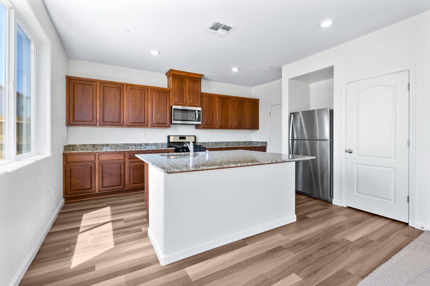 Detail Gallery Image 7 of 15 For 2150 Rita Ct, Linda,  CA 95901 - 5 Beds | 3 Baths
