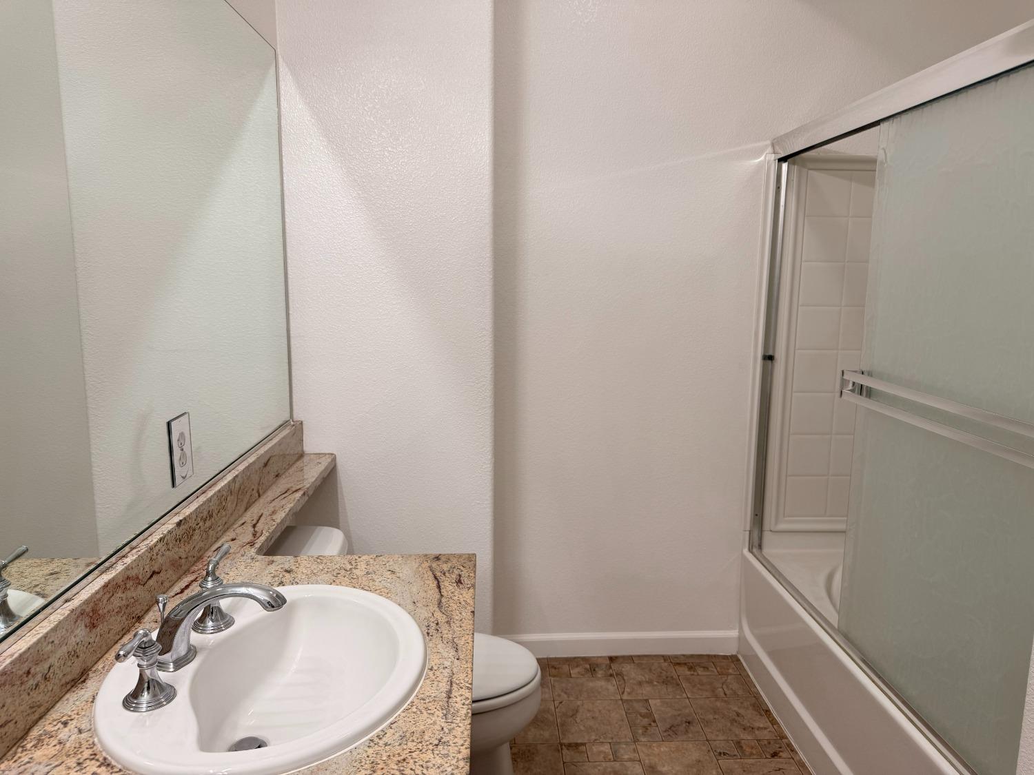 Detail Gallery Image 15 of 21 For 1360 Shady Ln #322,  Turlock,  CA 95382 - 2 Beds | 1 Baths