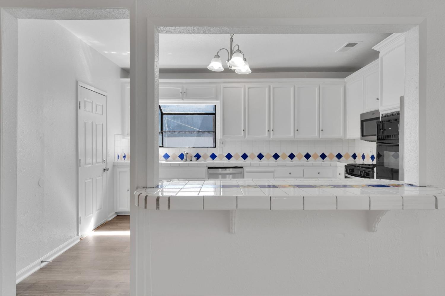 Detail Gallery Image 28 of 84 For 915 30th, Sacramento,  CA 95816 - 5 Beds | 2 Baths