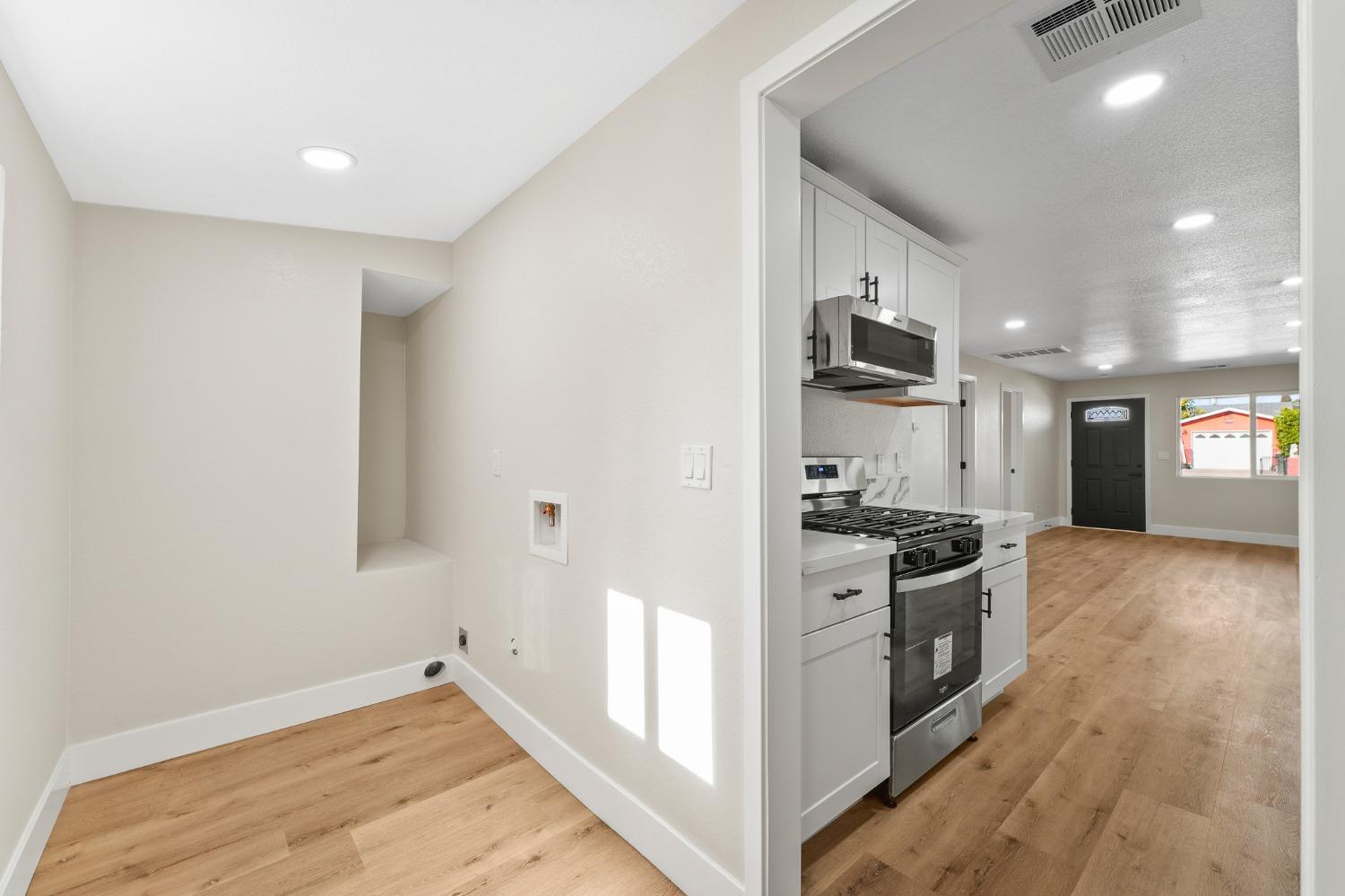 Detail Gallery Image 7 of 15 For 3724 Kentucky Ave, Riverbank,  CA 95367 - 3 Beds | 1 Baths