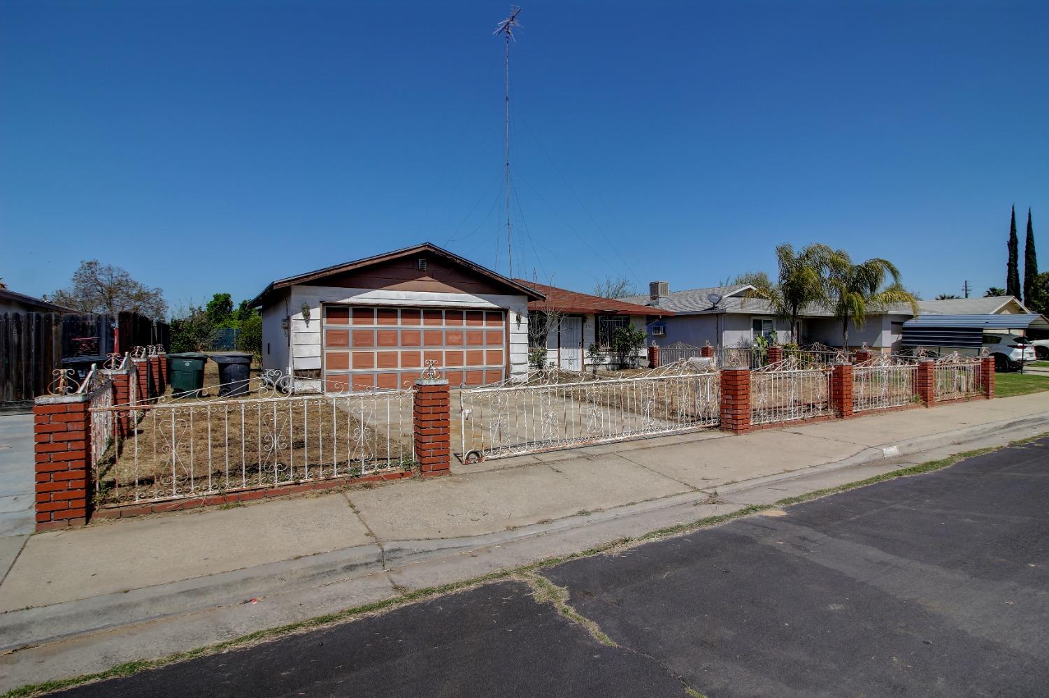 Hickory Avenue, Livingston, California image 4