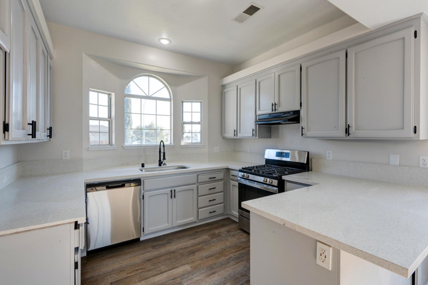 Detail Gallery Image 10 of 40 For 2717 Cowden Ave, Merced,  CA 95348 - 3 Beds | 2 Baths