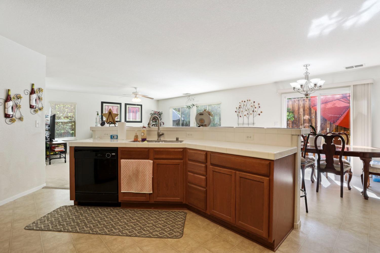 Detail Gallery Image 21 of 42 For 362 Craftsman Dr, Lathrop,  CA 95330 - 4 Beds | 2/1 Baths